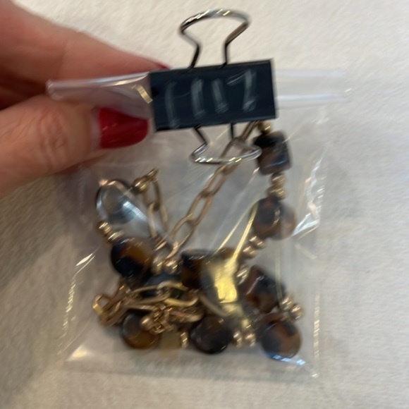 Canvas modern faux turquoise bead gold tone necklace - Picture 7 of 7